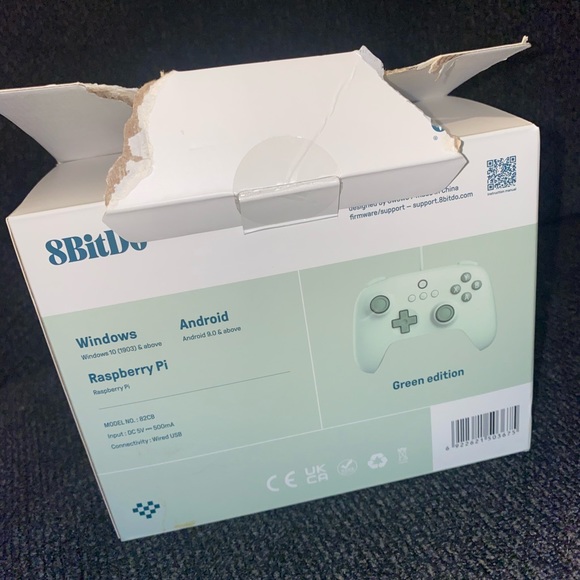 New 8Bitdo Wired Controller - Picture 2 of 8